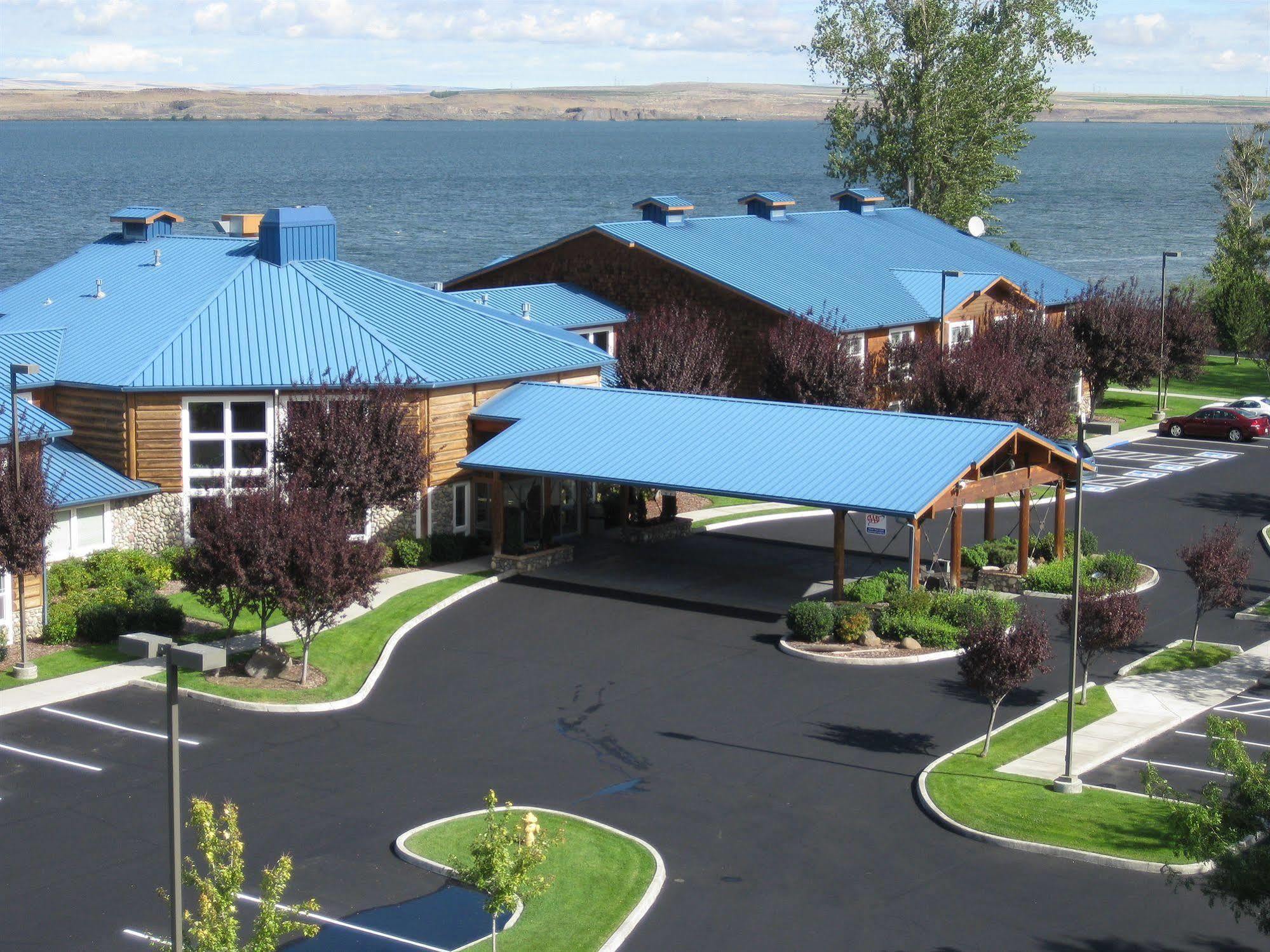 River Lodge And Cabins Boardman Екстериор снимка
