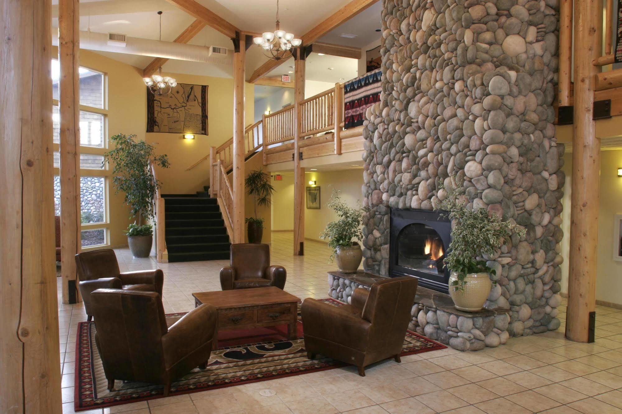 River Lodge And Cabins Boardman Интериор снимка